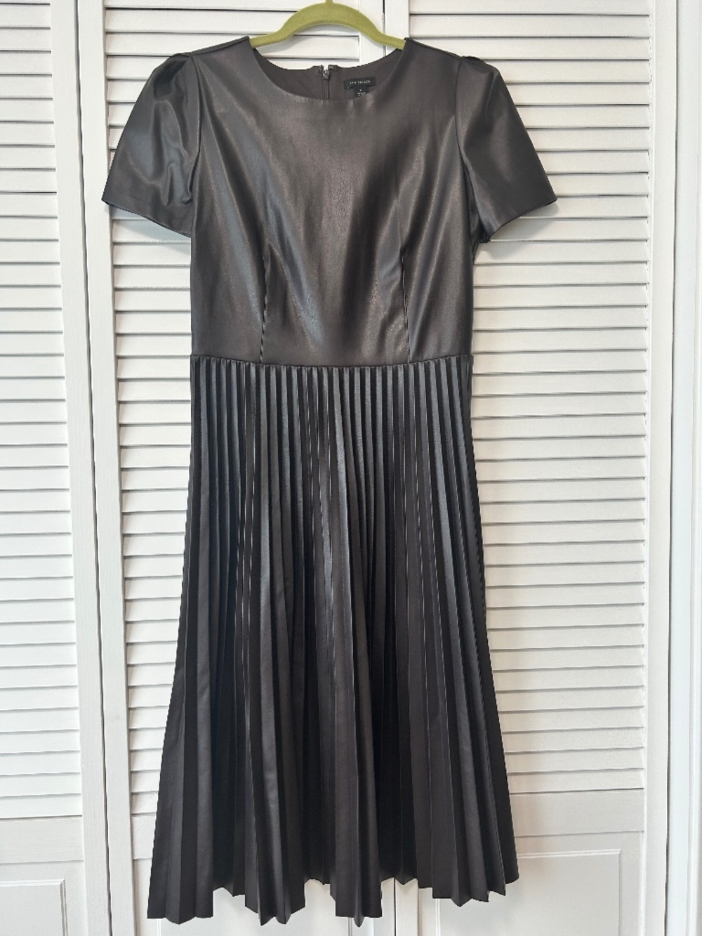 Ann Taylor Faux Leather Pleated Dress Size 0 Brown